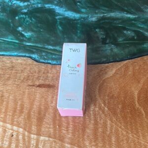 Pink Glossy Lip Balm Makeup